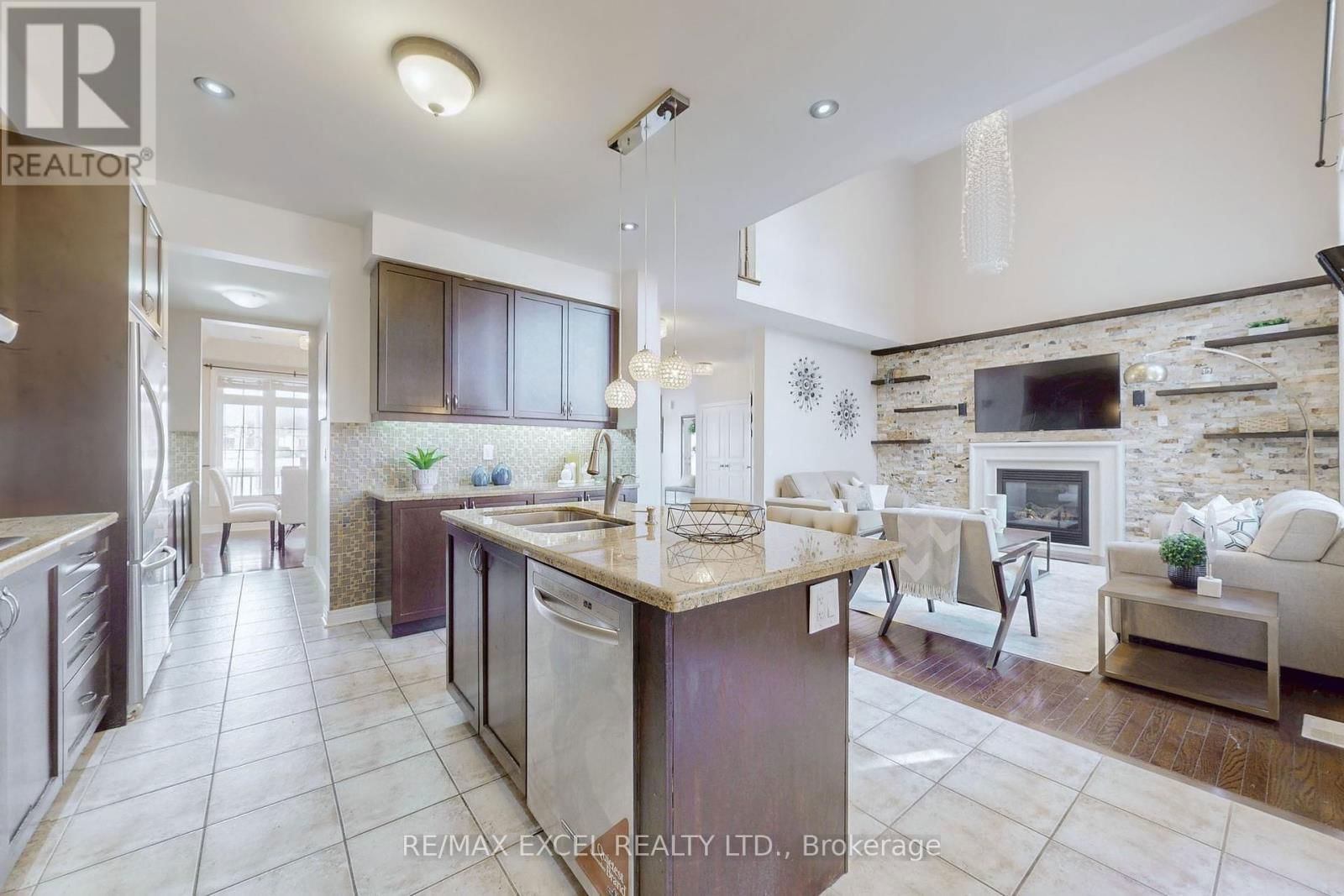 553 RIVERLANDS AVENUE Image 14