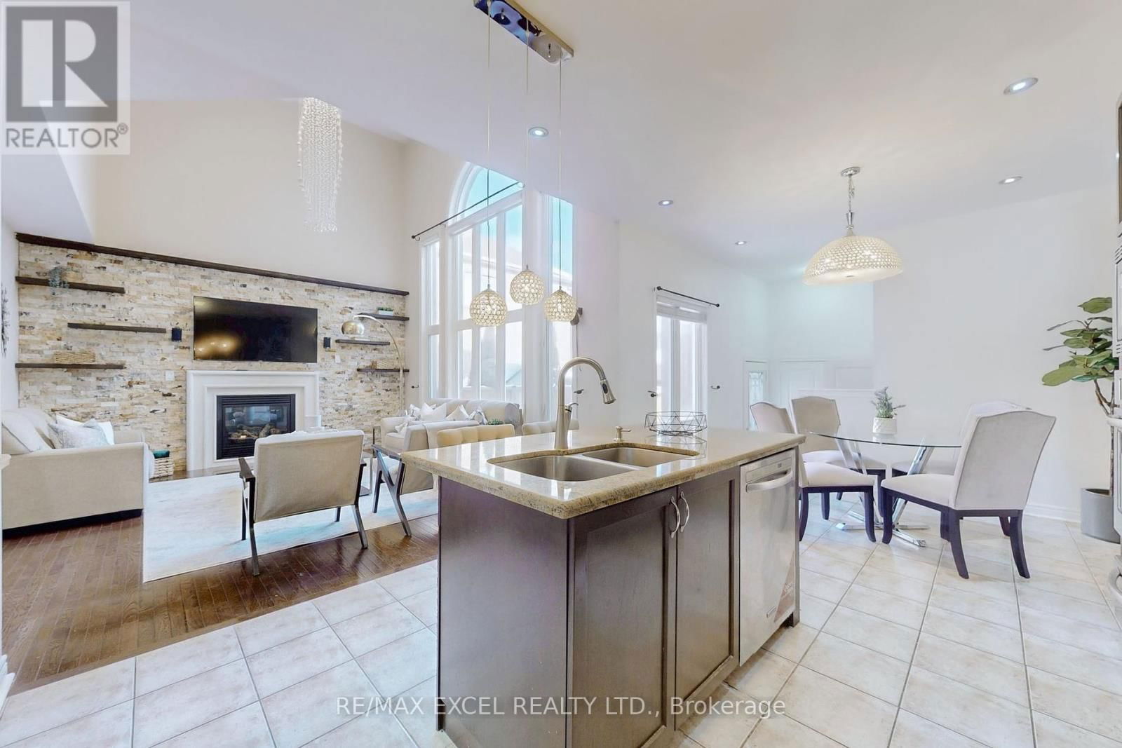 553 RIVERLANDS AVENUE Image 17
