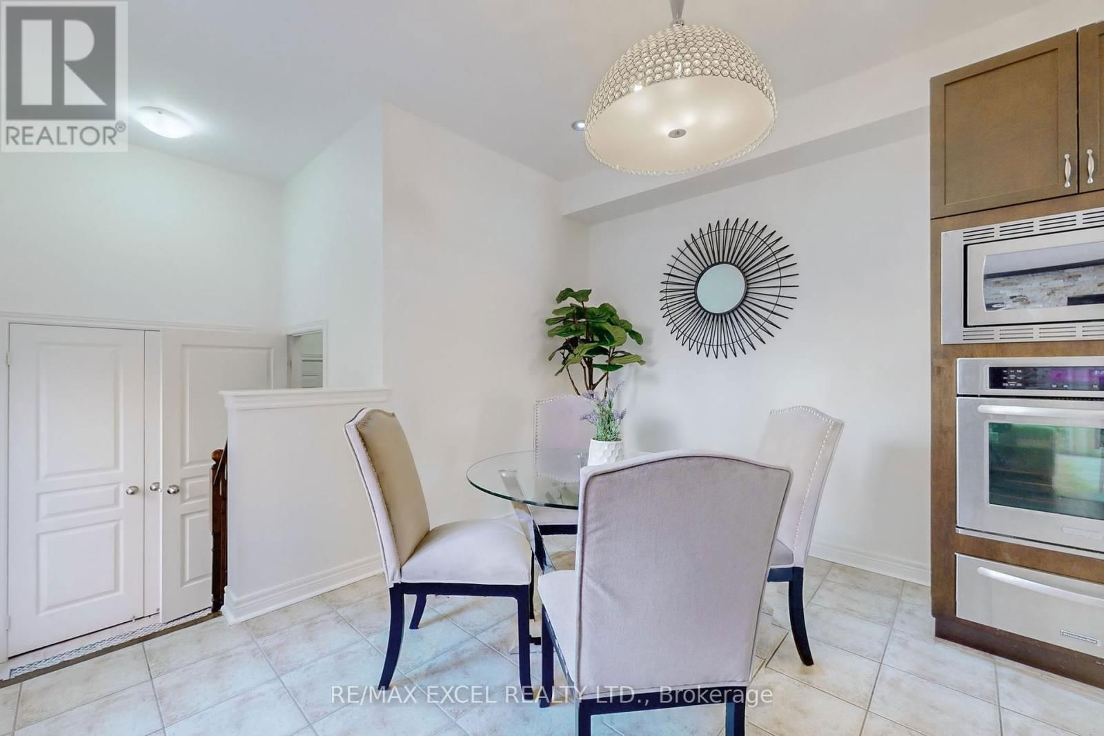 553 RIVERLANDS AVENUE Image 18