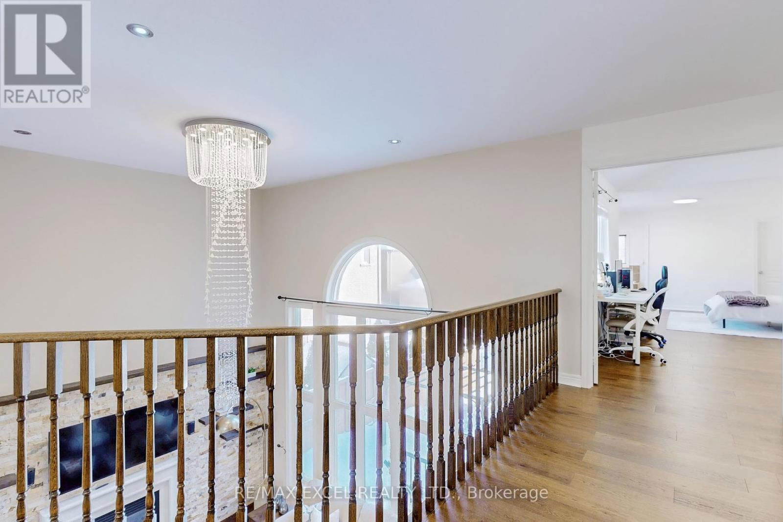 553 RIVERLANDS AVENUE Image 23