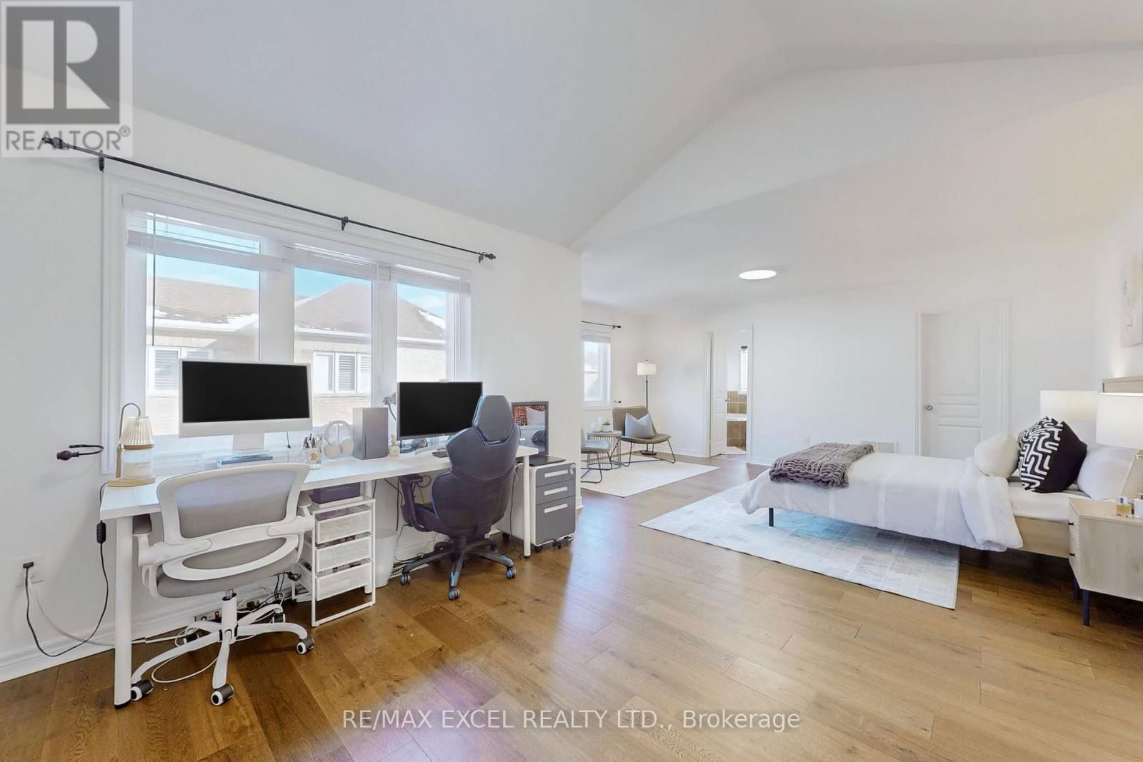 553 RIVERLANDS AVENUE Image 26