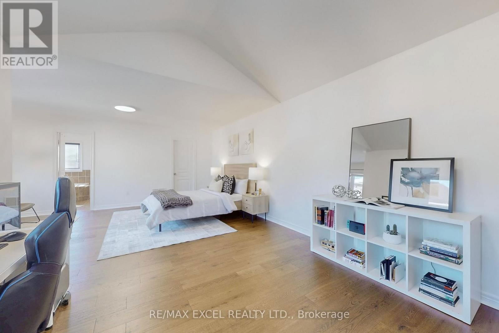 553 RIVERLANDS AVENUE Image 27