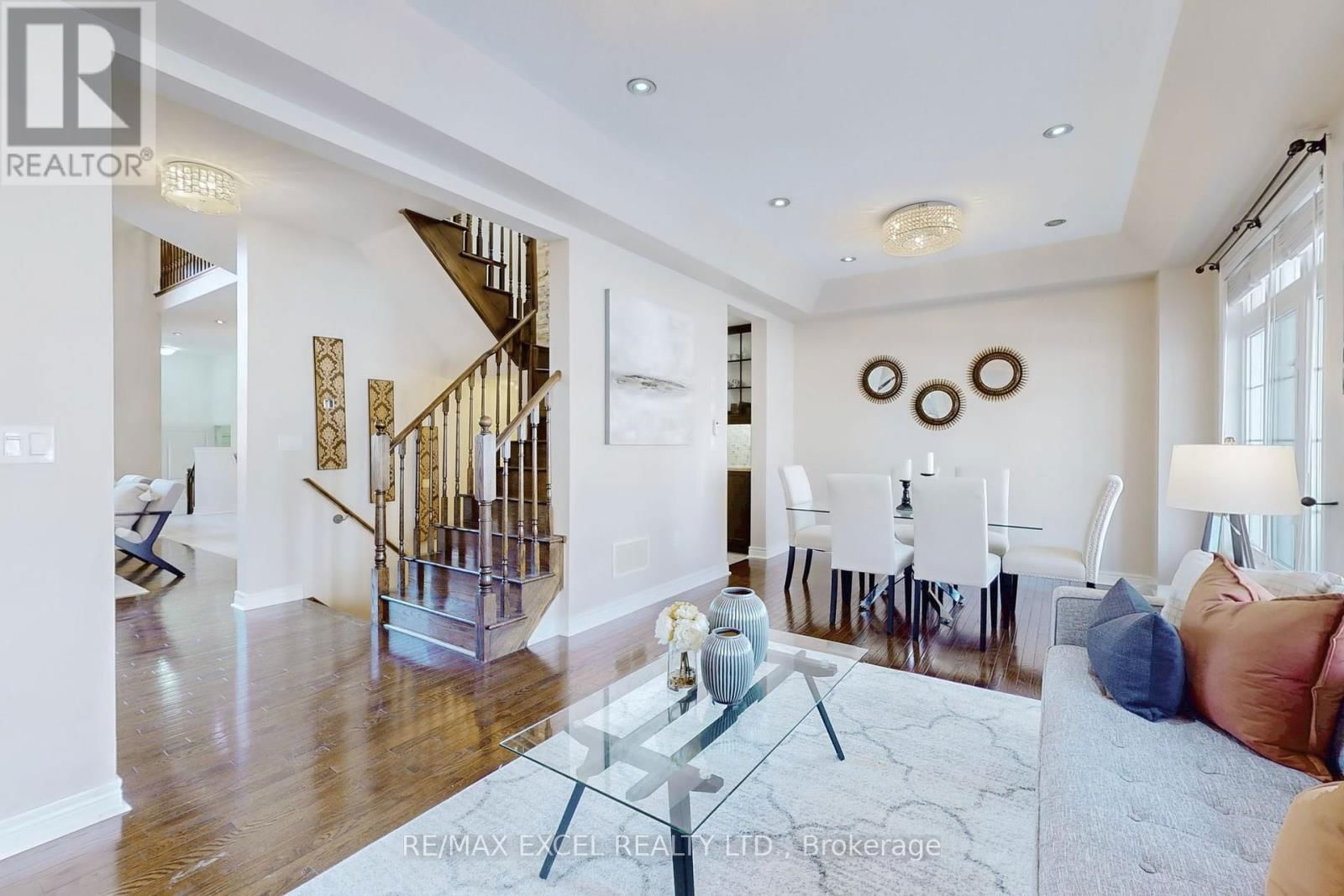 553 RIVERLANDS AVENUE Image 5