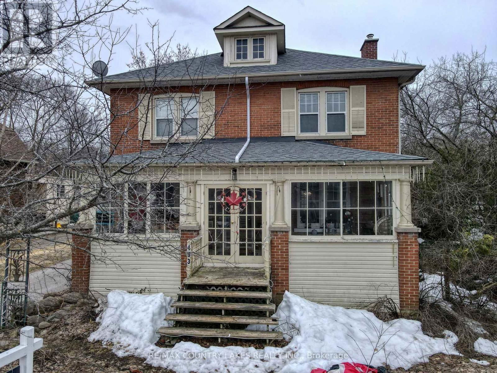 483 SIMCOE STREET Image 1