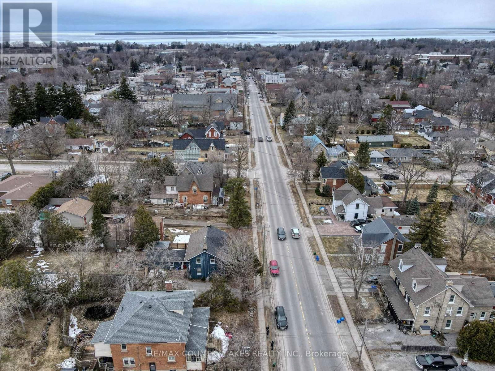 483 SIMCOE STREET Image 27