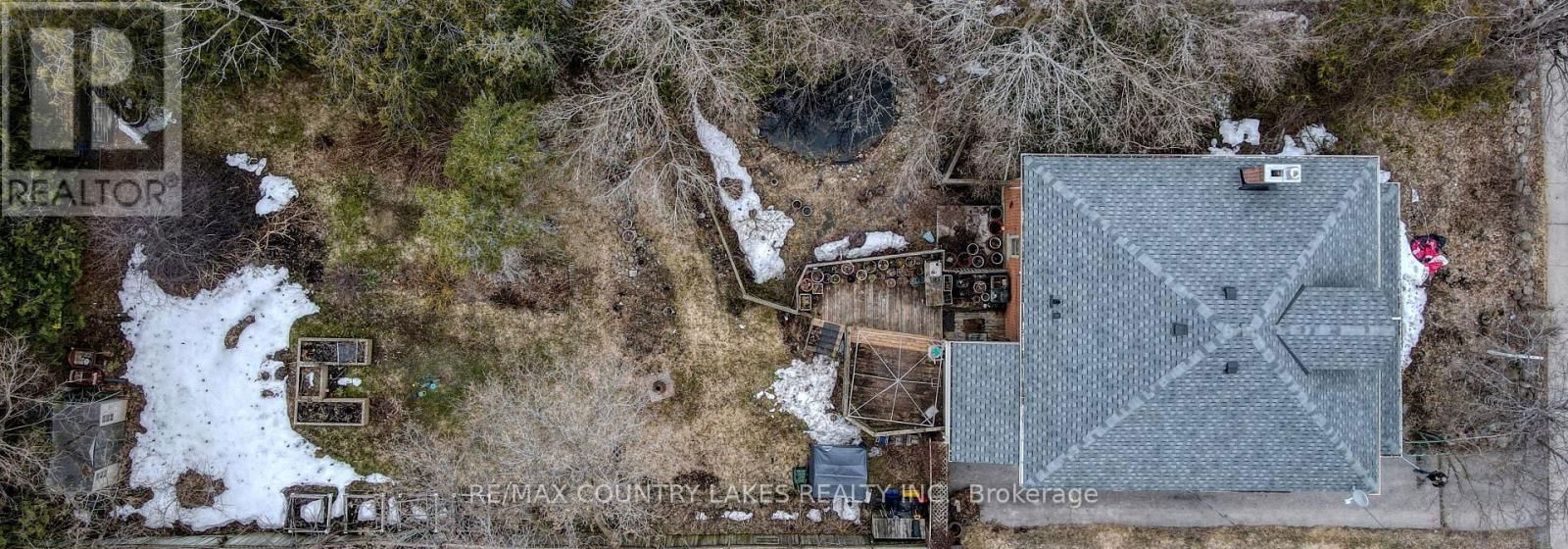 483 SIMCOE STREET Image 28
