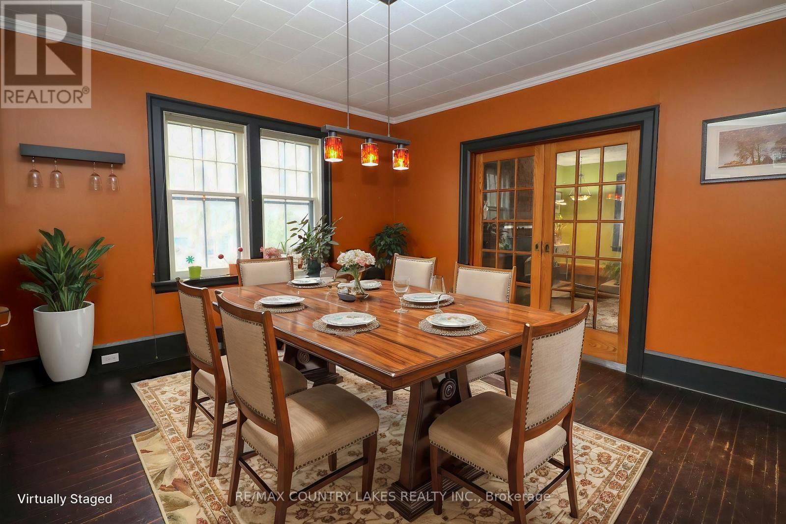 483 SIMCOE STREET Image 4