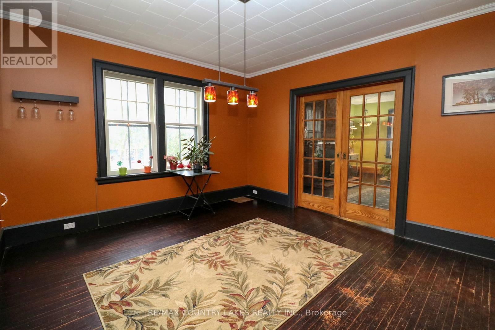 483 SIMCOE STREET Image 5