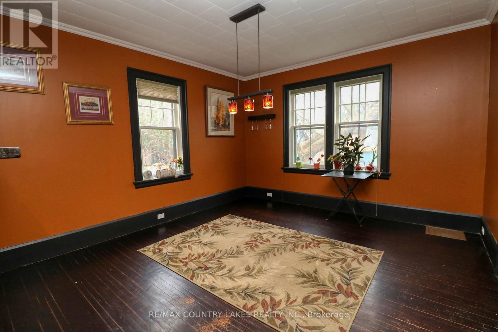 483 SIMCOE STREET Image 6