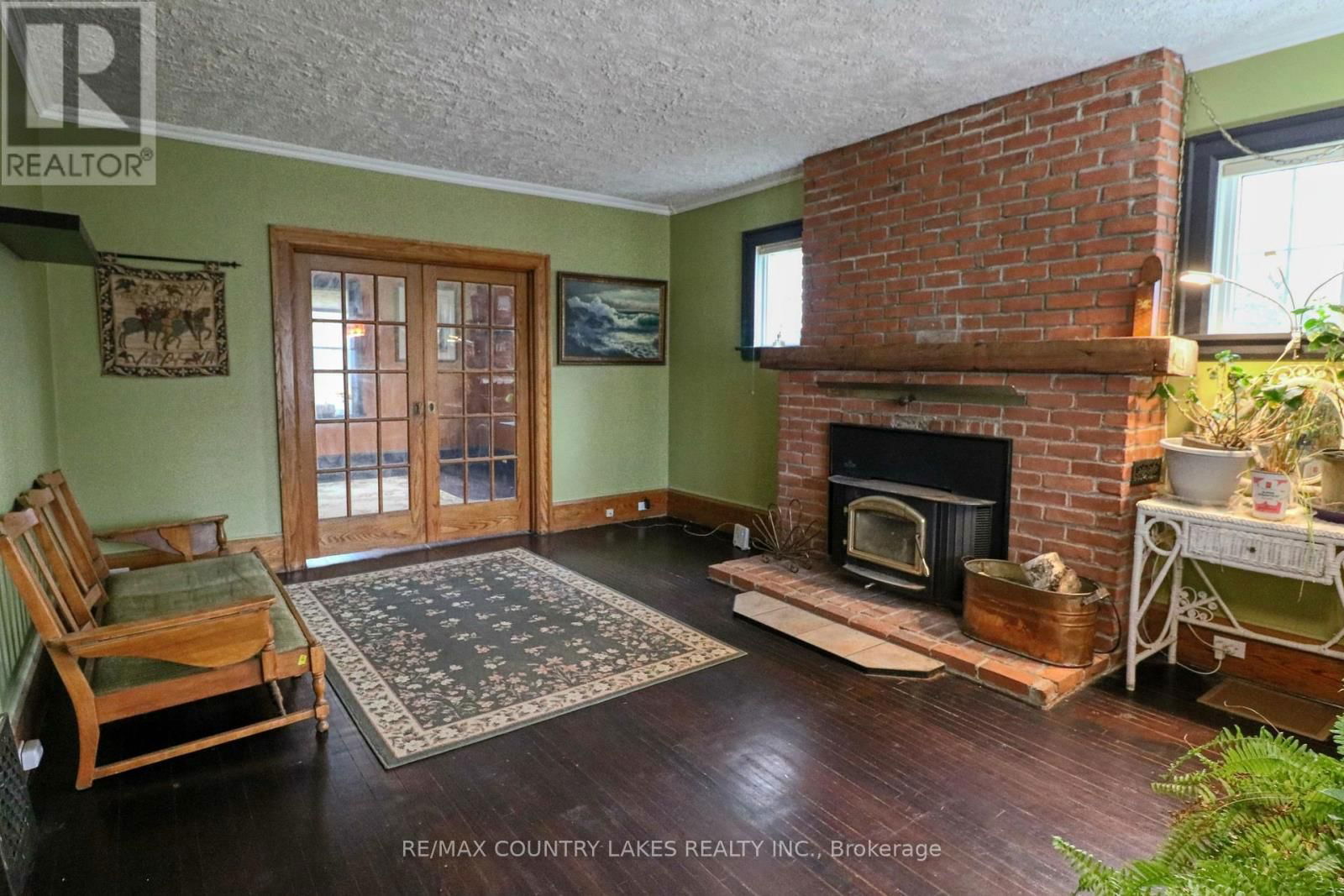 483 SIMCOE STREET Image 8