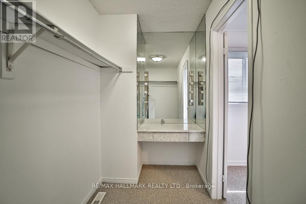 51 QUEENSMILL COURT Image 14