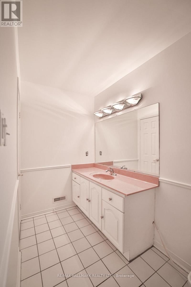 51 QUEENSMILL COURT Image 15