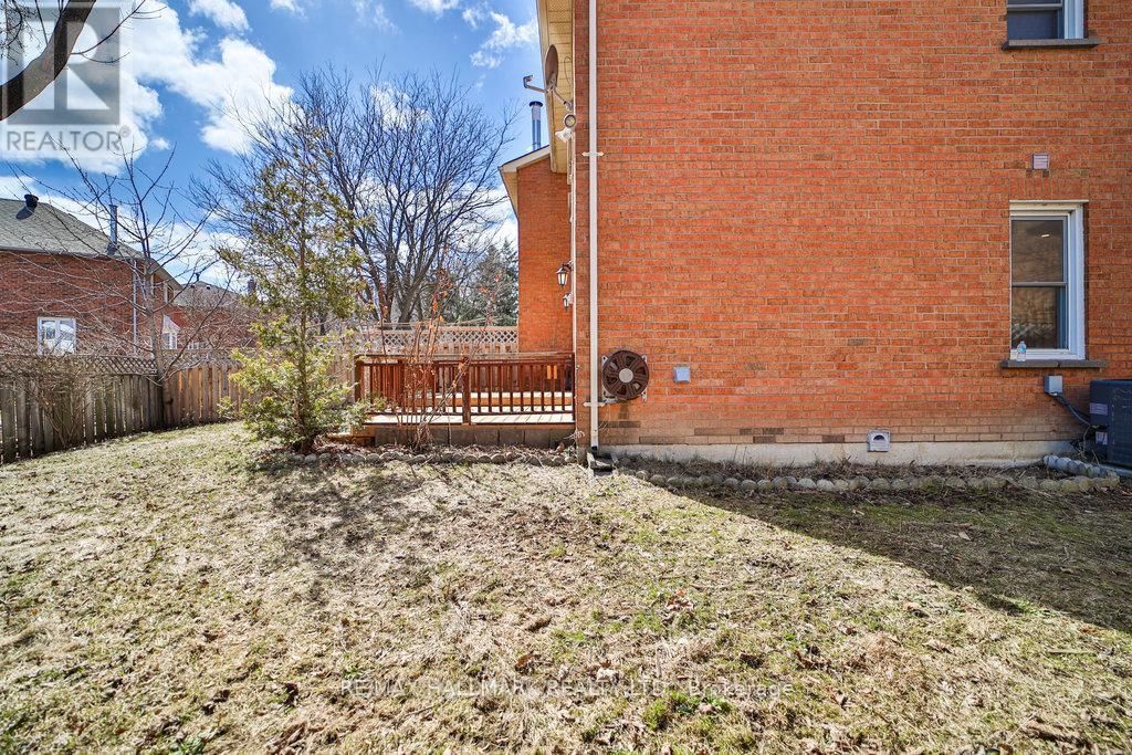 51 QUEENSMILL COURT Image 27
