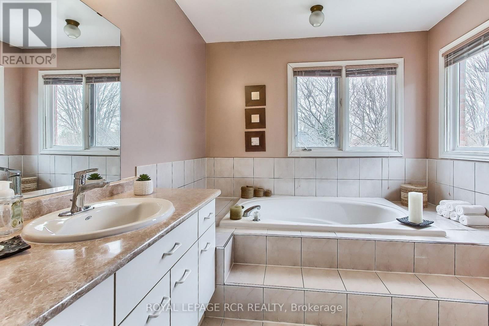 611 GAGNON PLACE Image 33
