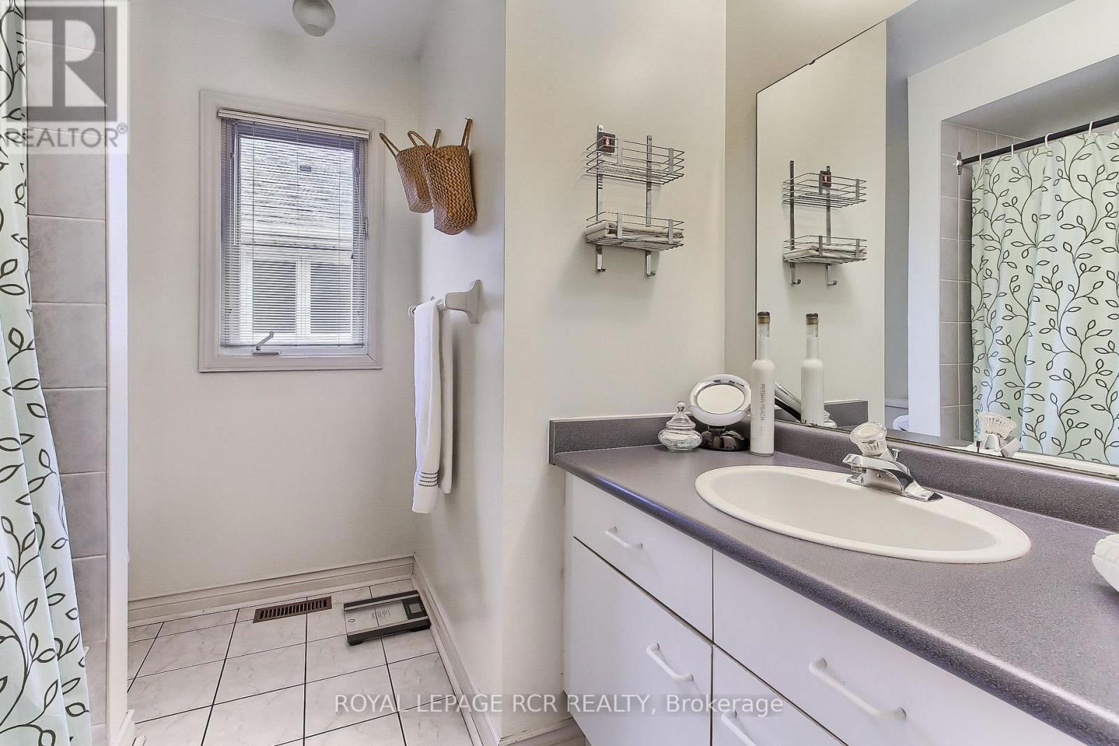 611 GAGNON PLACE Image 37