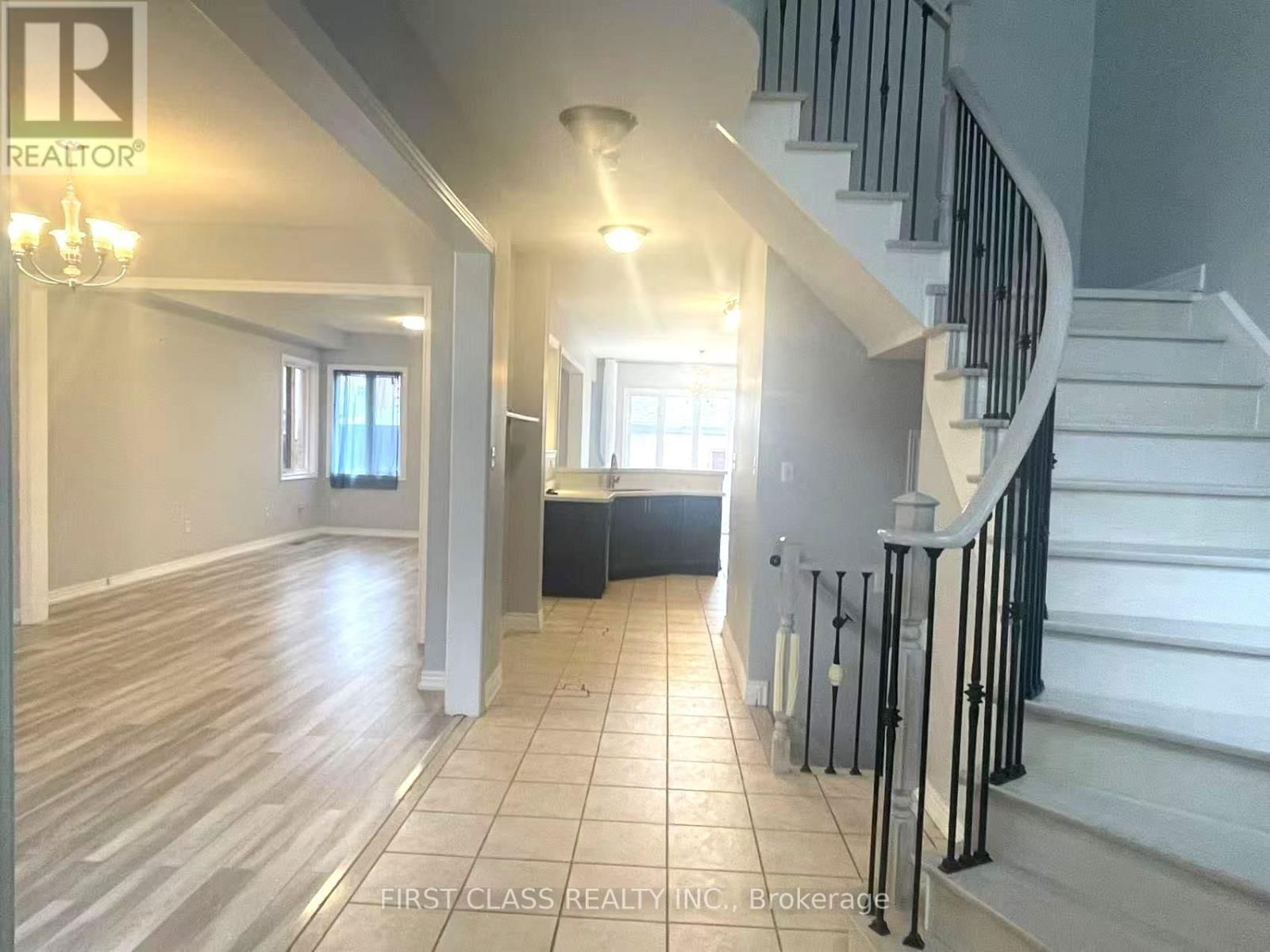 35 WEST NORMANDY DRIVE Image 2