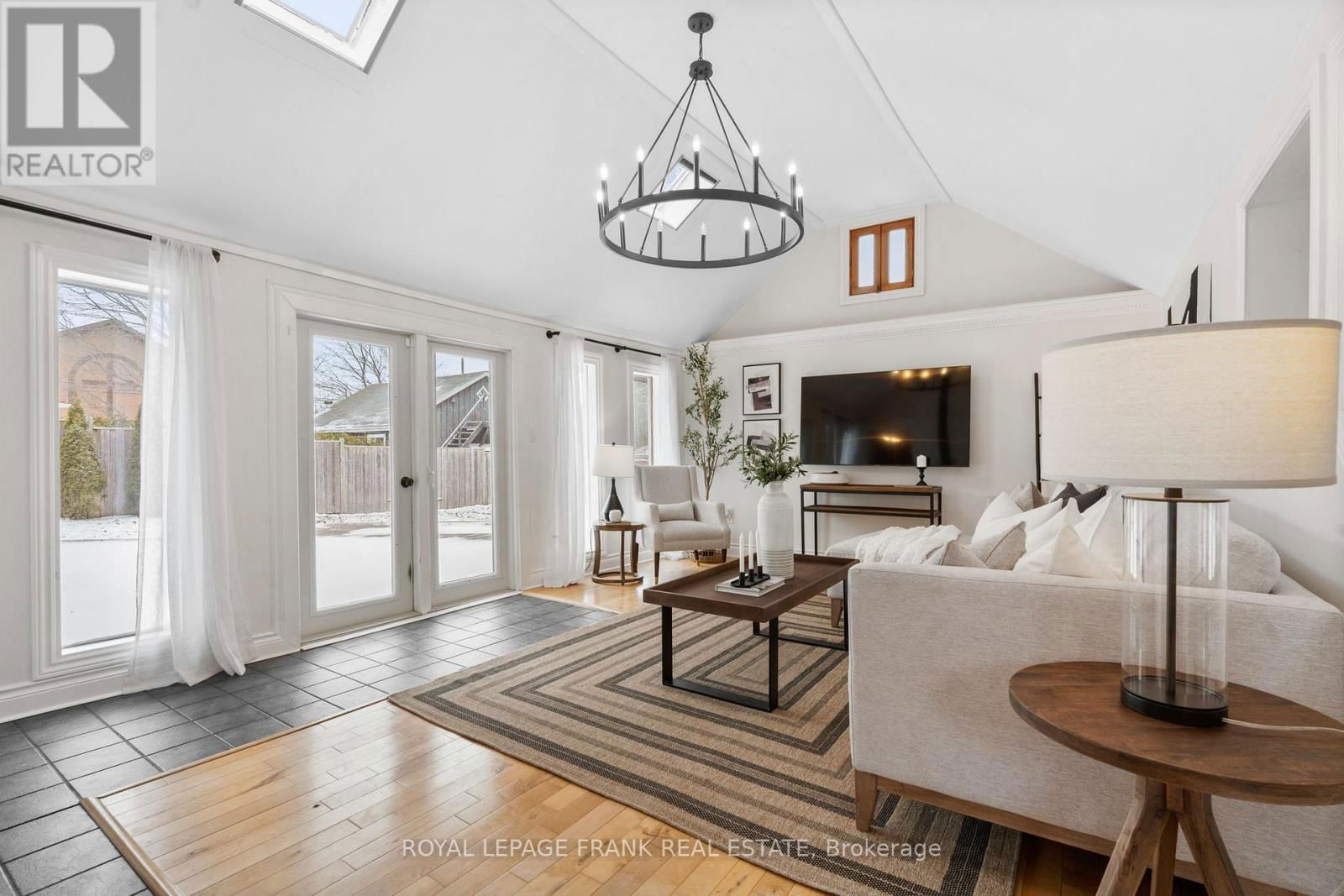 203 BROCK STREET WEST Image 14