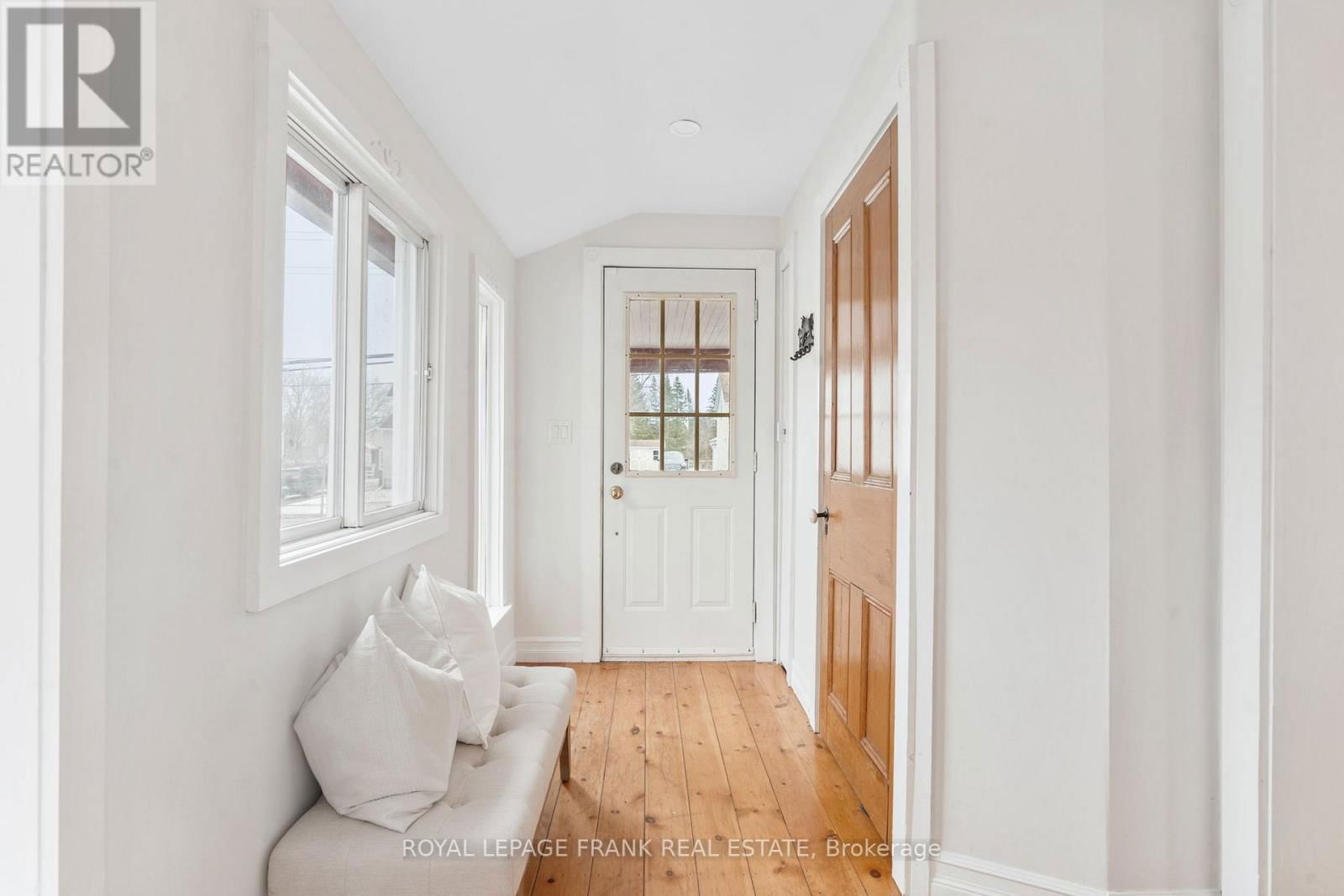 203 BROCK STREET WEST Image 16