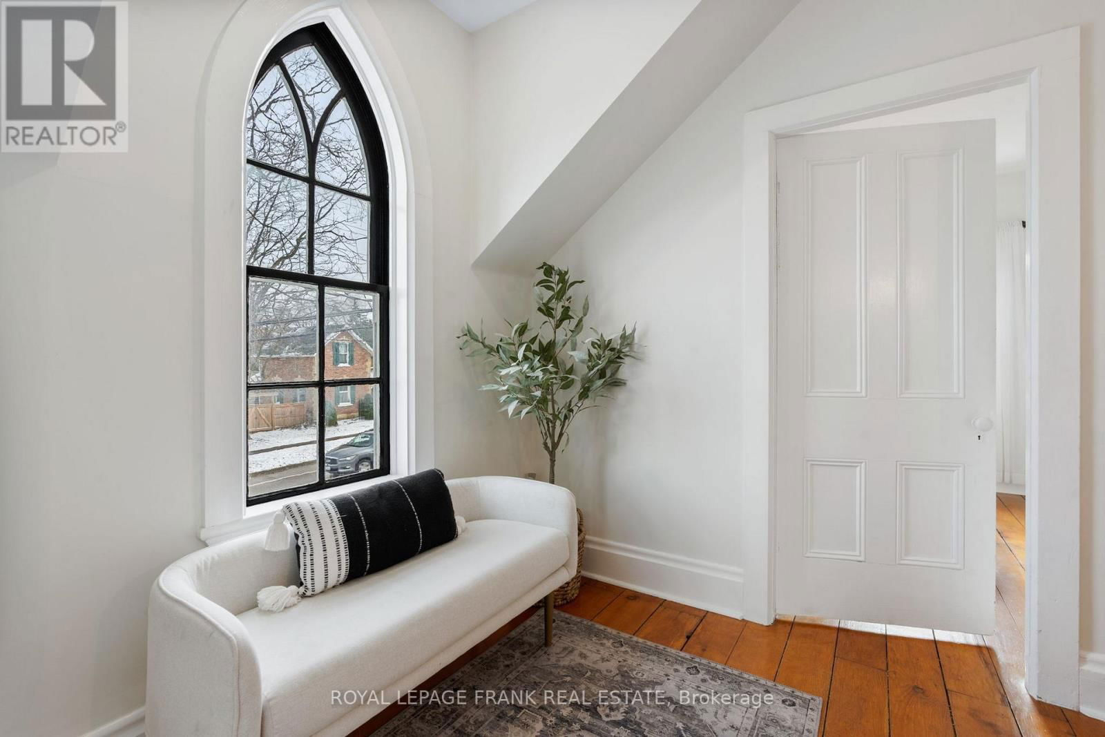 203 BROCK STREET WEST Image 23