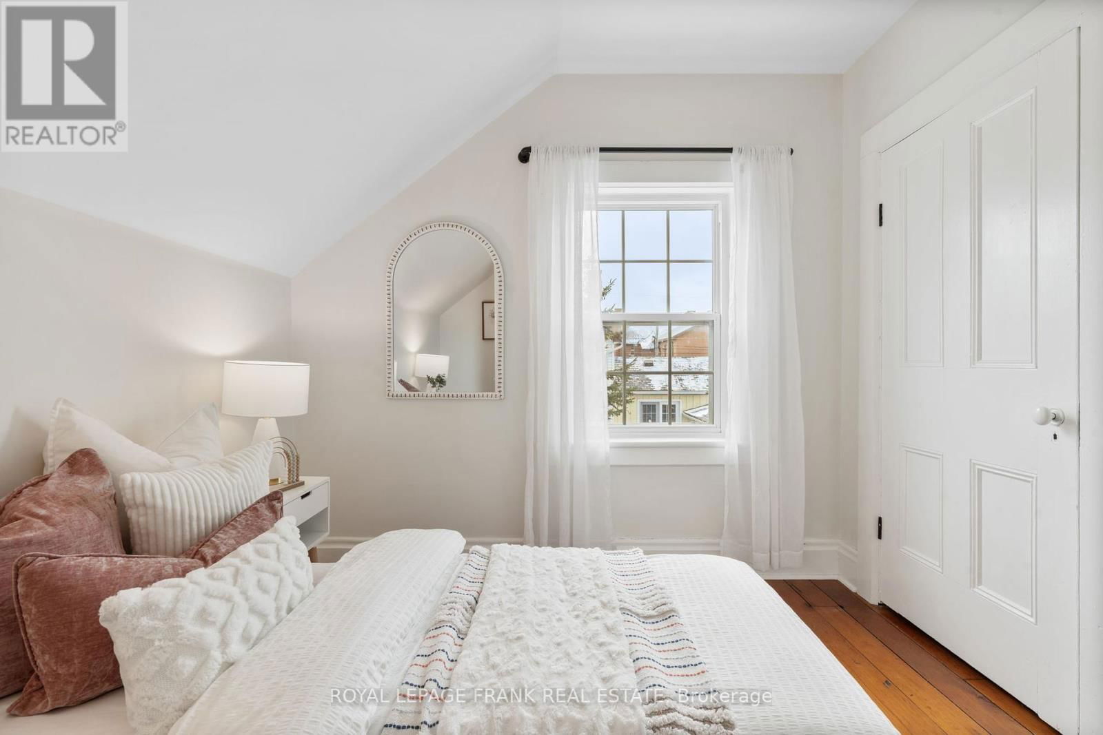 203 BROCK STREET WEST Image 25