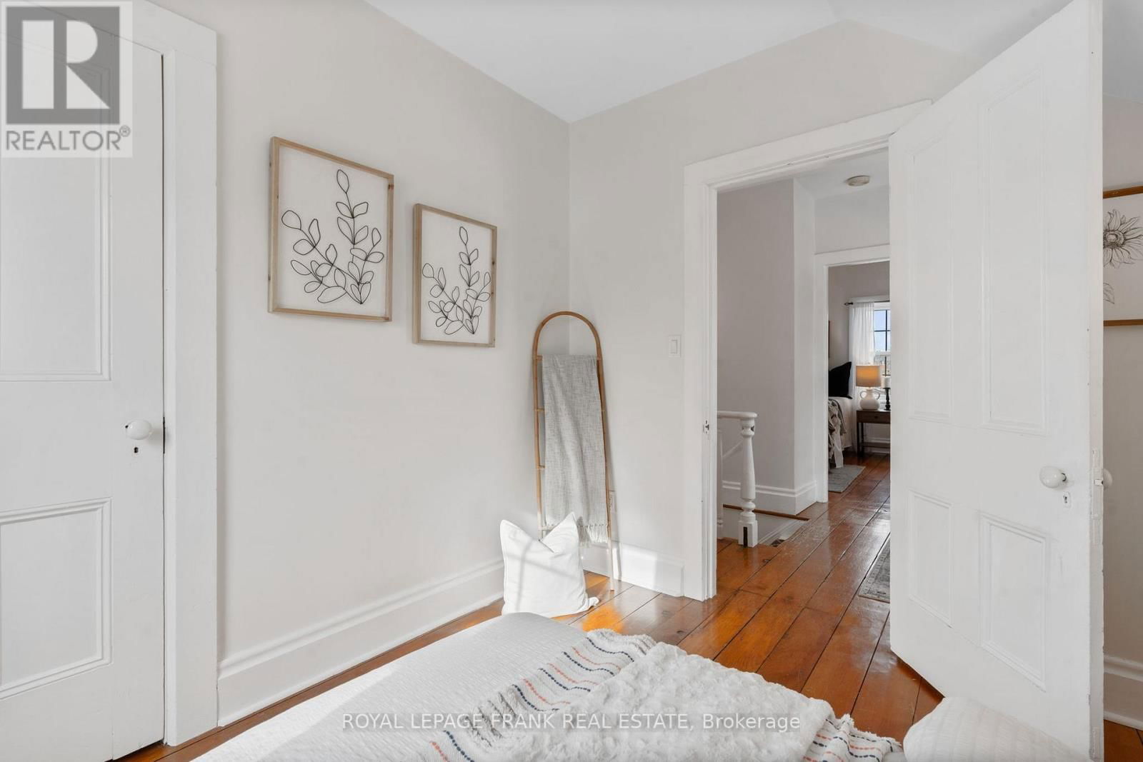 203 BROCK STREET WEST Image 26