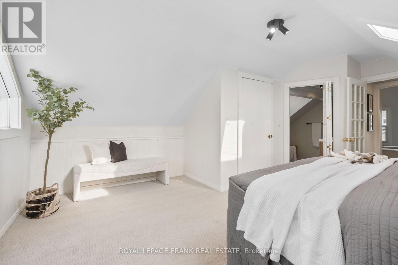 203 BROCK STREET WEST Image 29