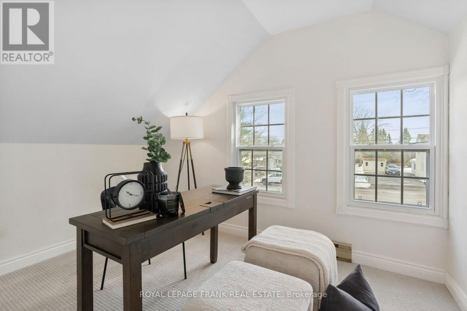 203 BROCK STREET WEST Image 31