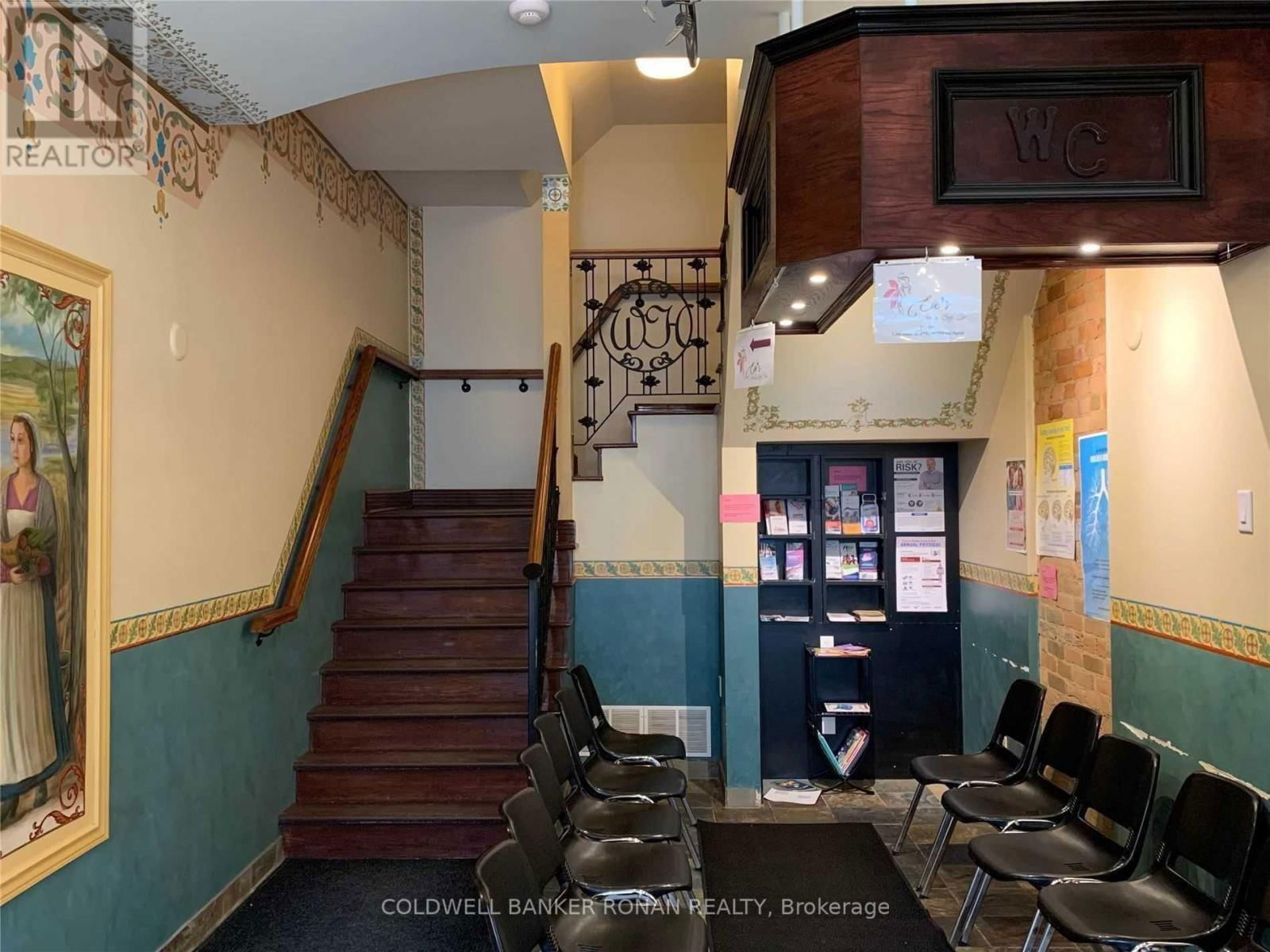 211 - 36 VICTORIA STREET WEST Image 3