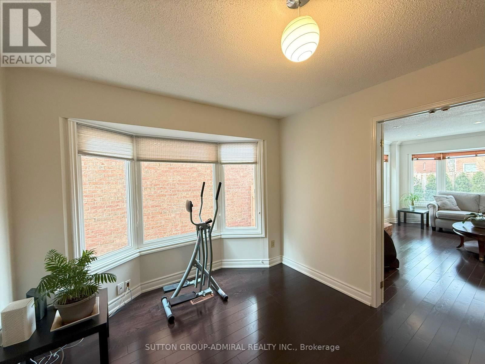 18 TANGREEN CIRCLE Image 11