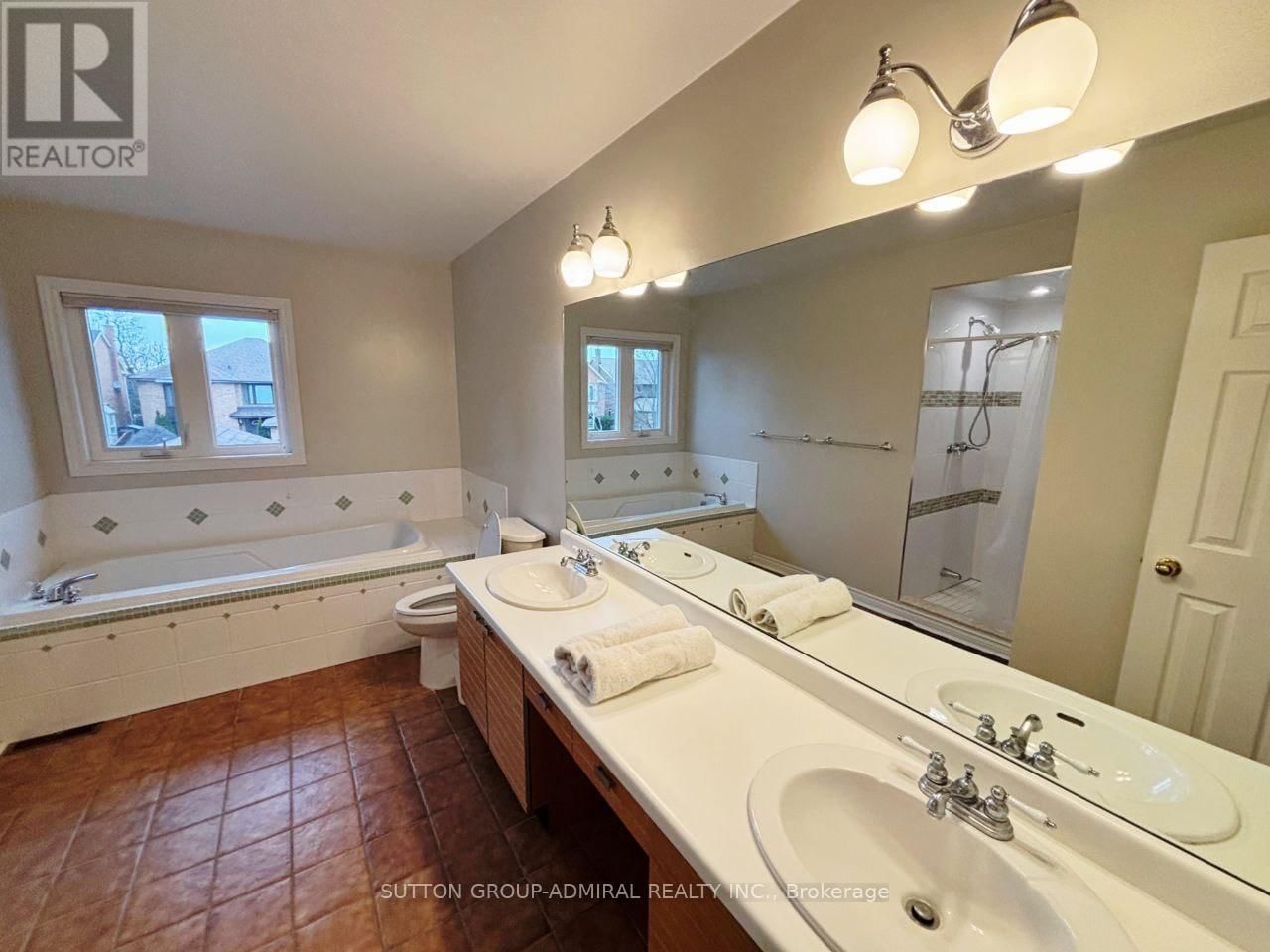 18 TANGREEN CIRCLE Image 15