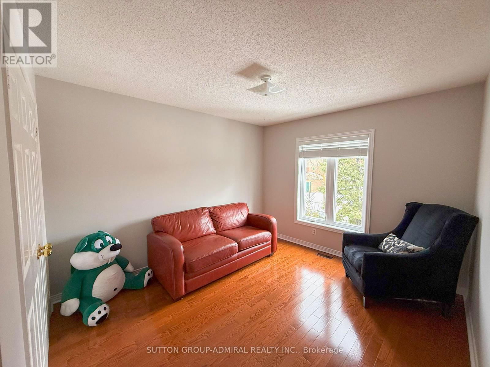 18 TANGREEN CIRCLE Image 19
