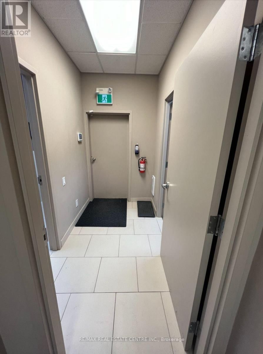 7 - 5 SWAN LAKE BOULEVARD Image 24