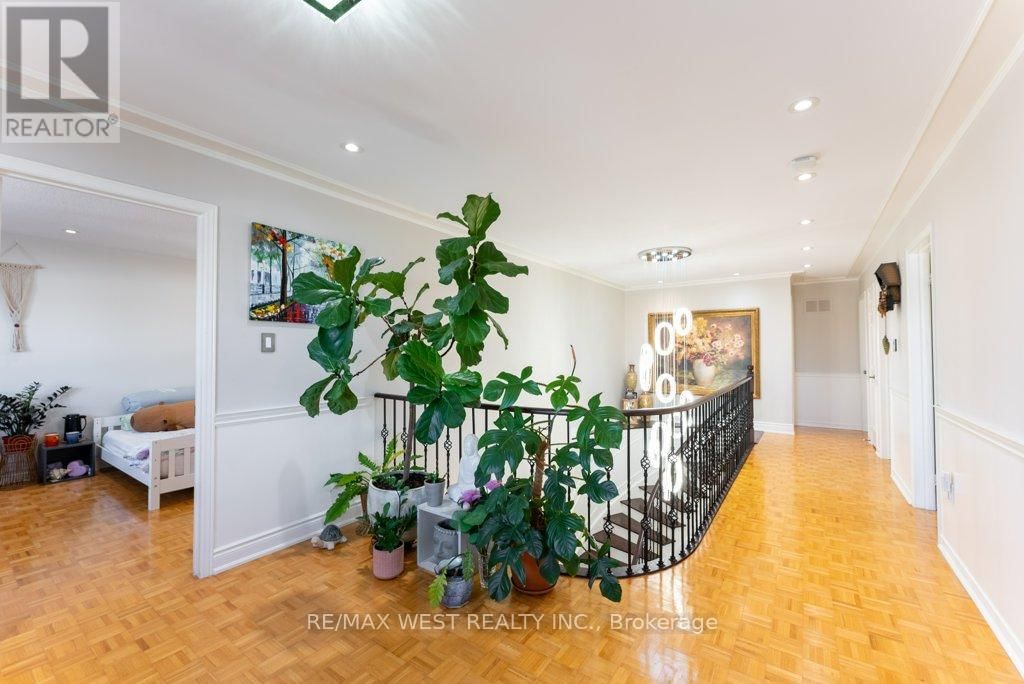 196 MAPES AVENUE Image 19