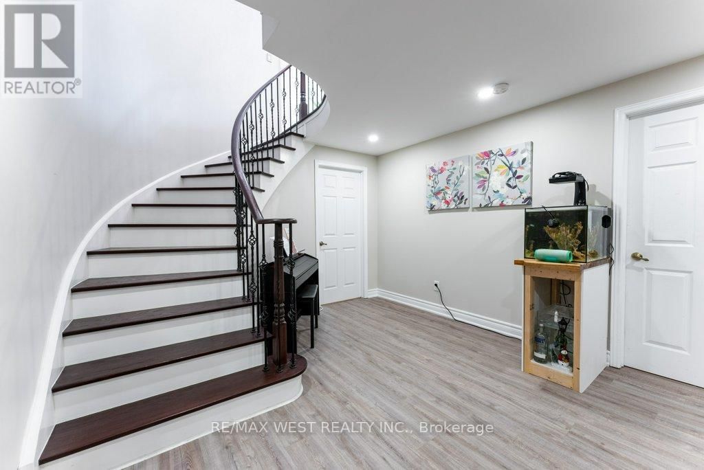 196 MAPES AVENUE Image 26