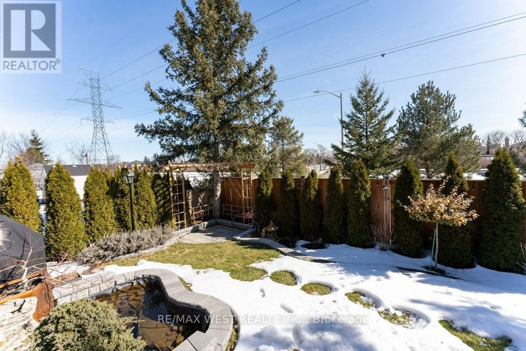 196 MAPES AVENUE Image 32