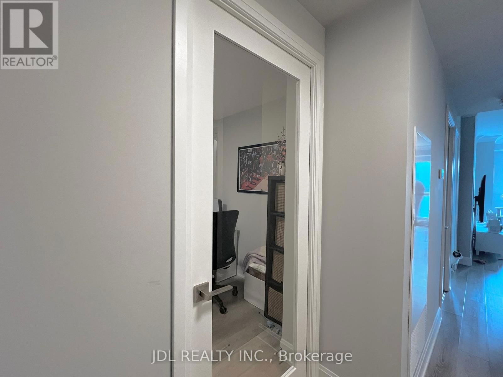 511 - 8 WATER WALK DRIVE Image 13