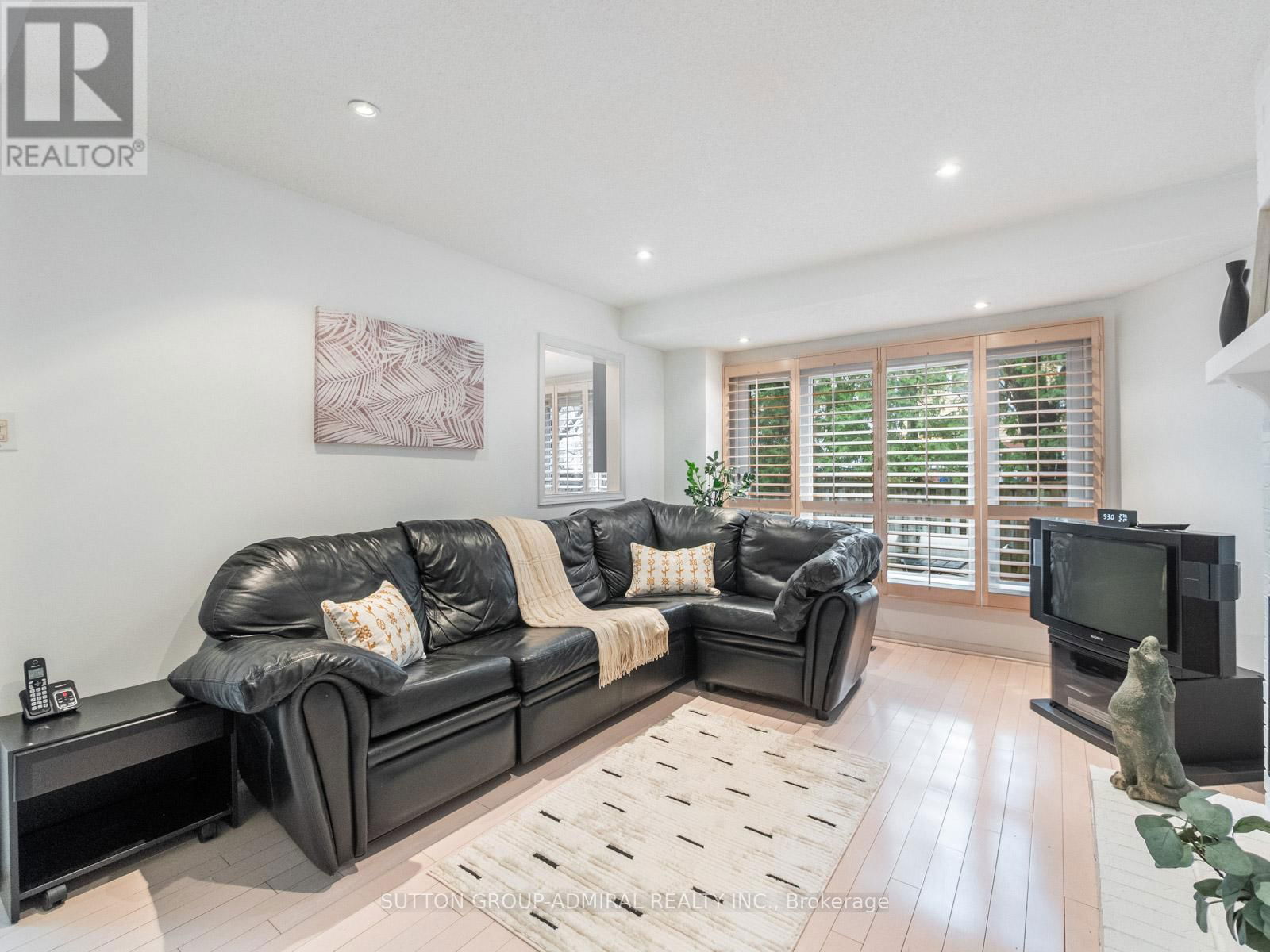61 RAMBLEWOOD LANE Image 10