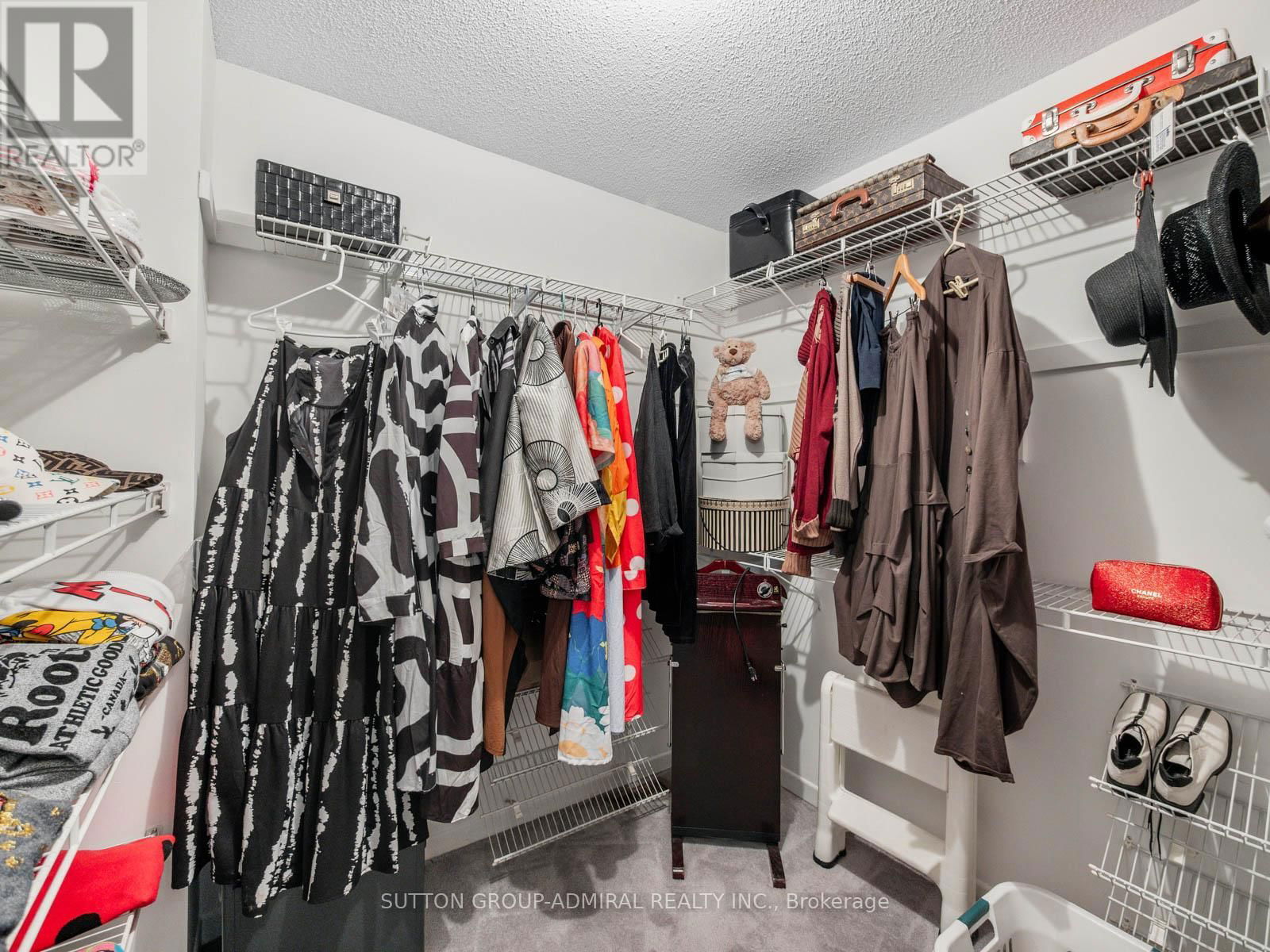 61 RAMBLEWOOD LANE Image 22