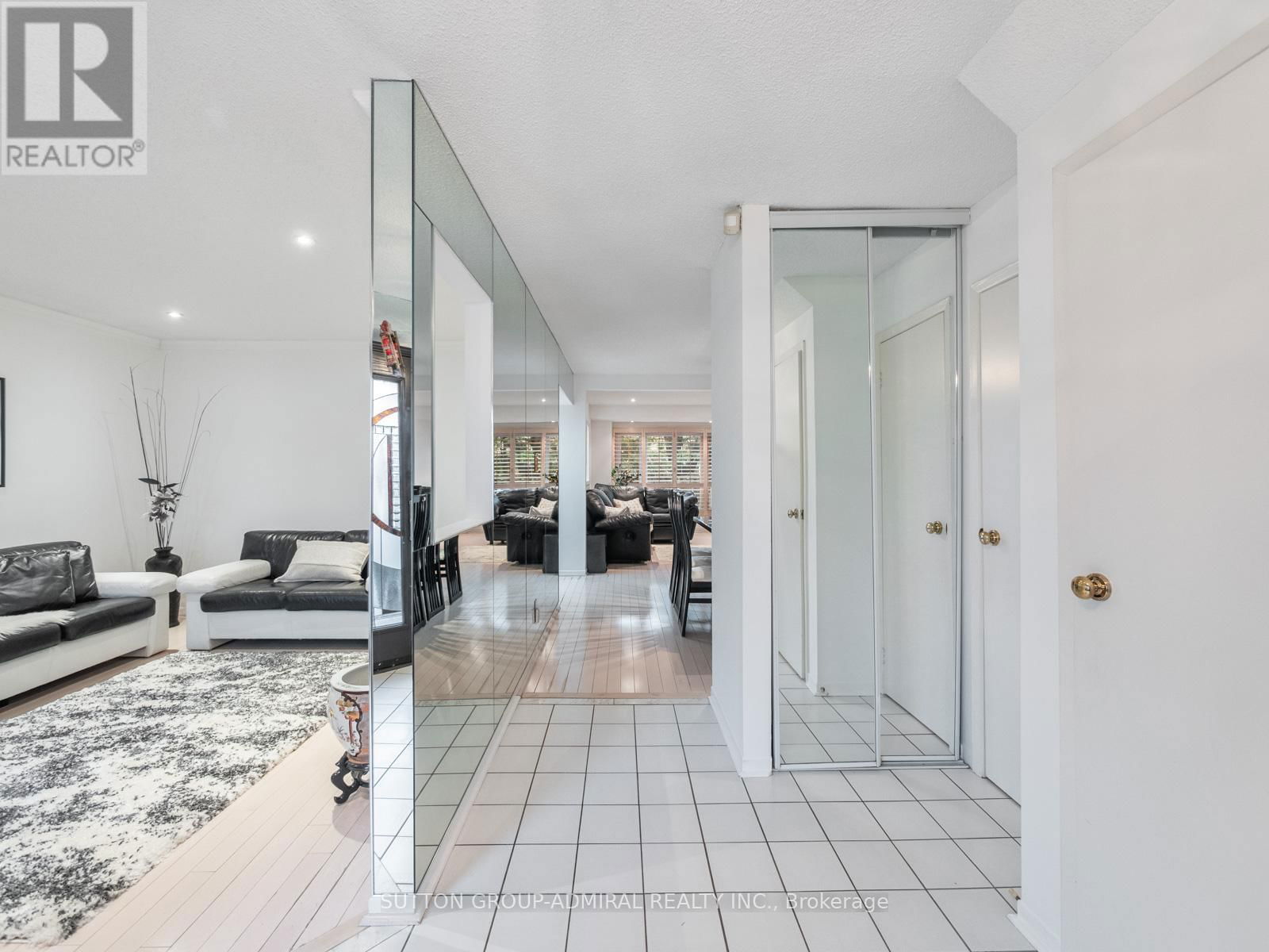61 RAMBLEWOOD LANE Image 3