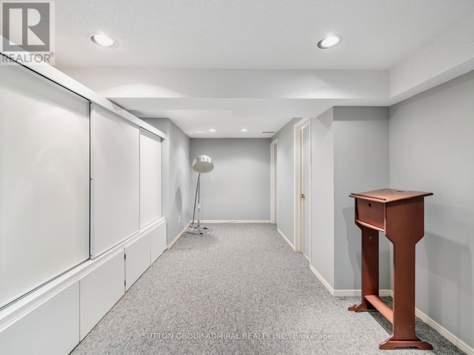 61 RAMBLEWOOD LANE Image 35