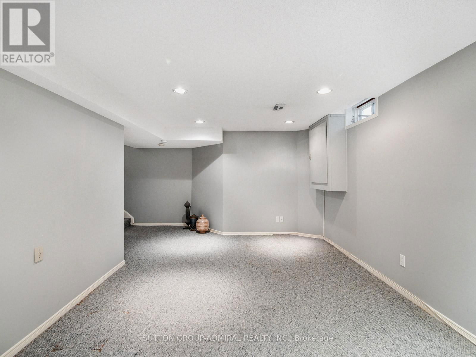 61 RAMBLEWOOD LANE Image 36