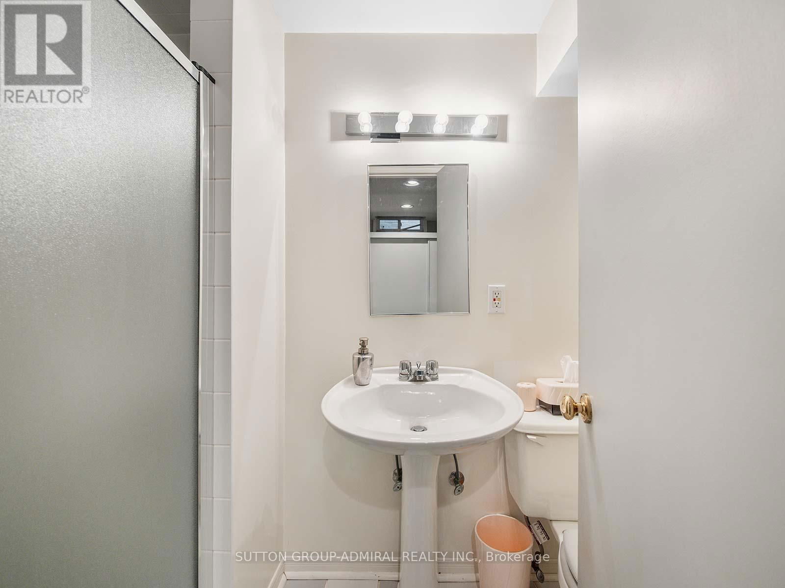 61 RAMBLEWOOD LANE Image 37