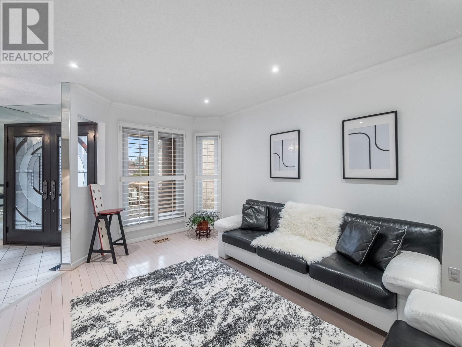 61 RAMBLEWOOD LANE Image 4