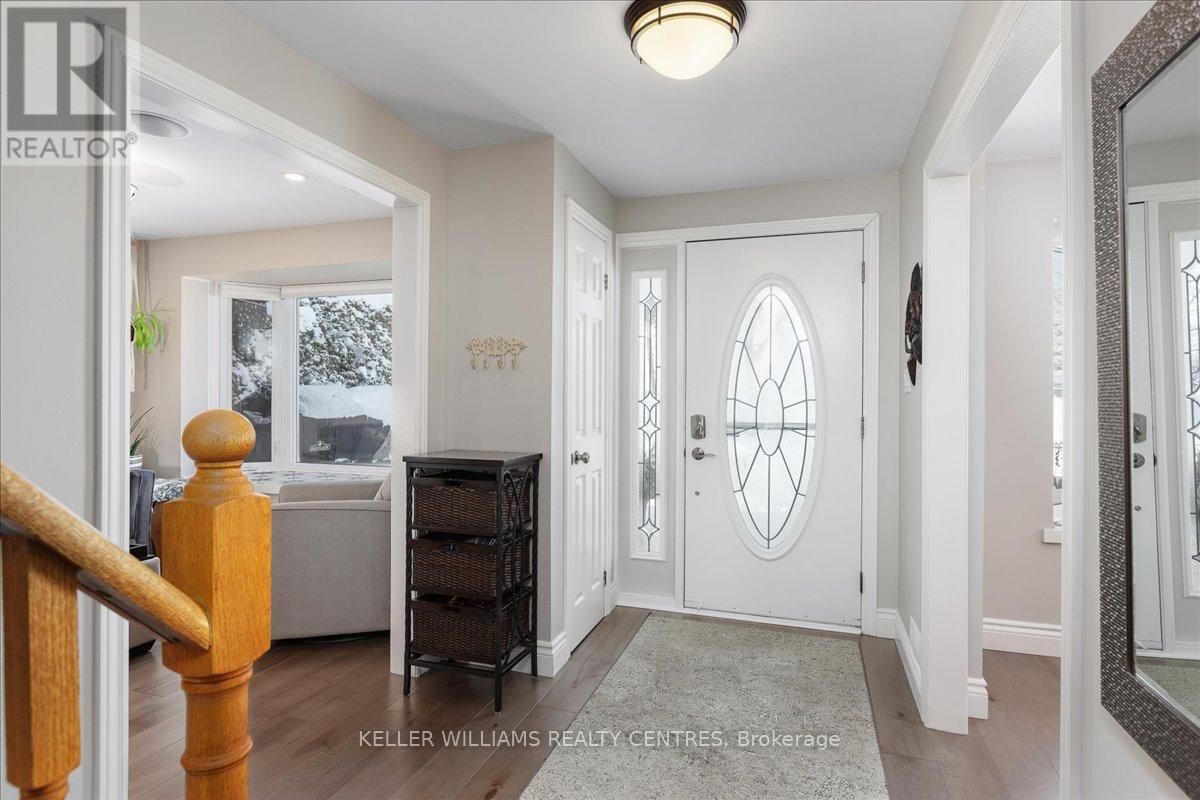 137 LAKE DRIVE NORTH Image 12