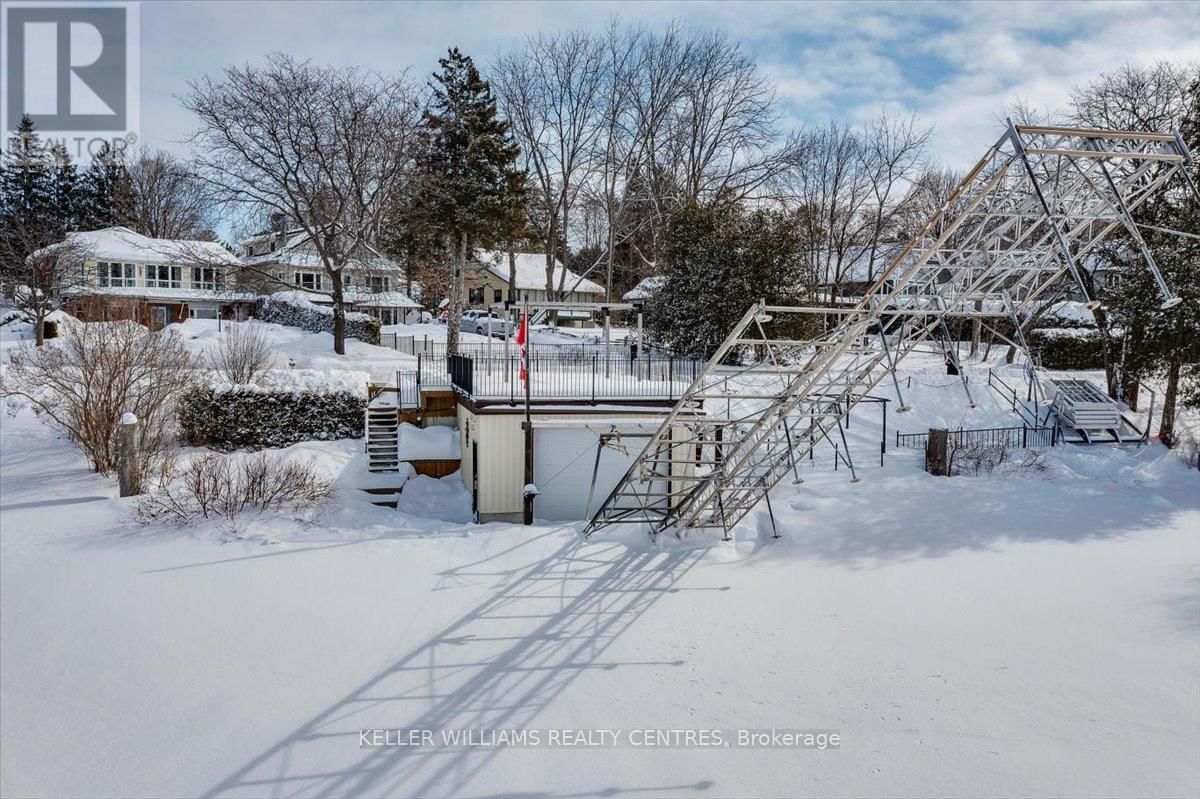 137 LAKE DRIVE NORTH Image 3