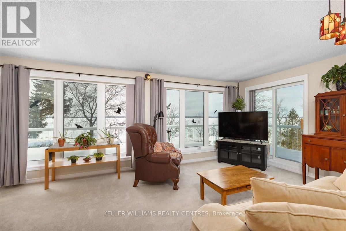 137 LAKE DRIVE NORTH Image 36