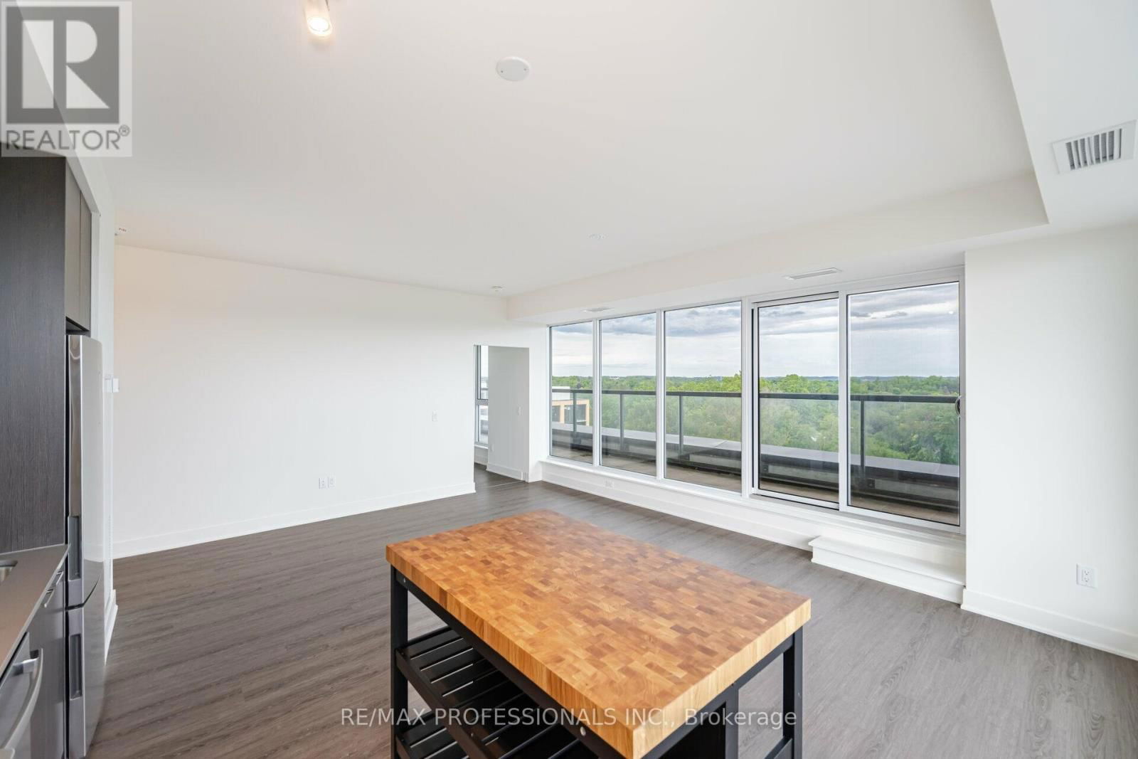 504 - 185 DEERFIELD ROAD Image 13