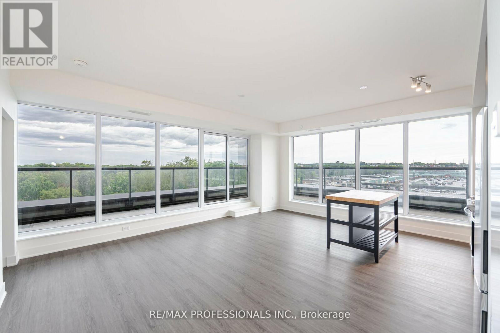 504 - 185 DEERFIELD ROAD Image 6