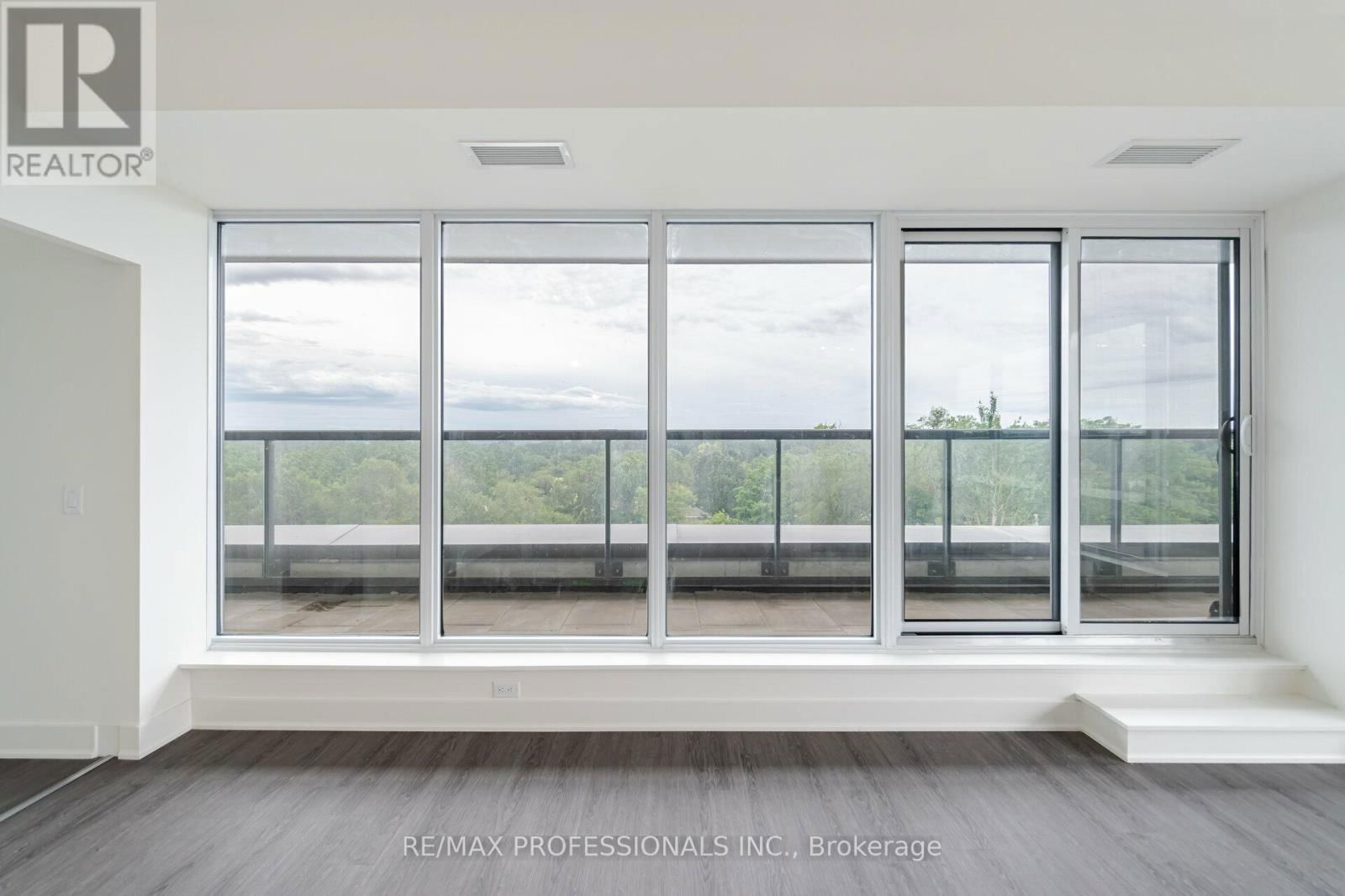504 - 185 DEERFIELD ROAD Image 7