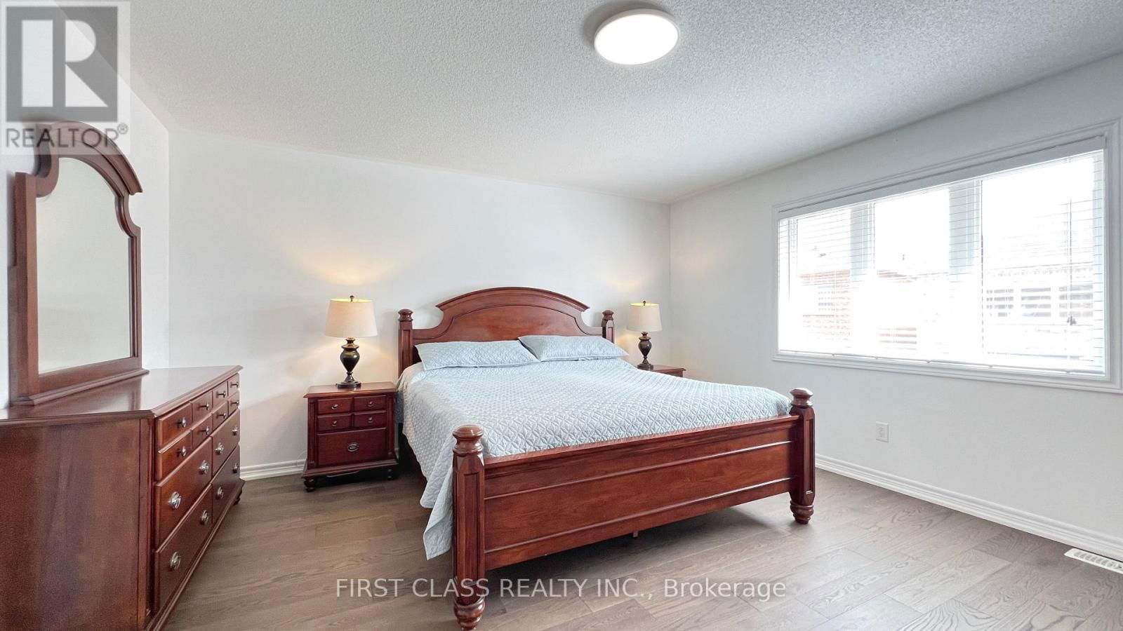 11 JAMES JOYCE DRIVE Image 24